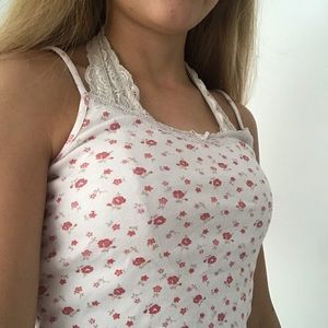 ✰ Brandy Melville floral tank top ✰